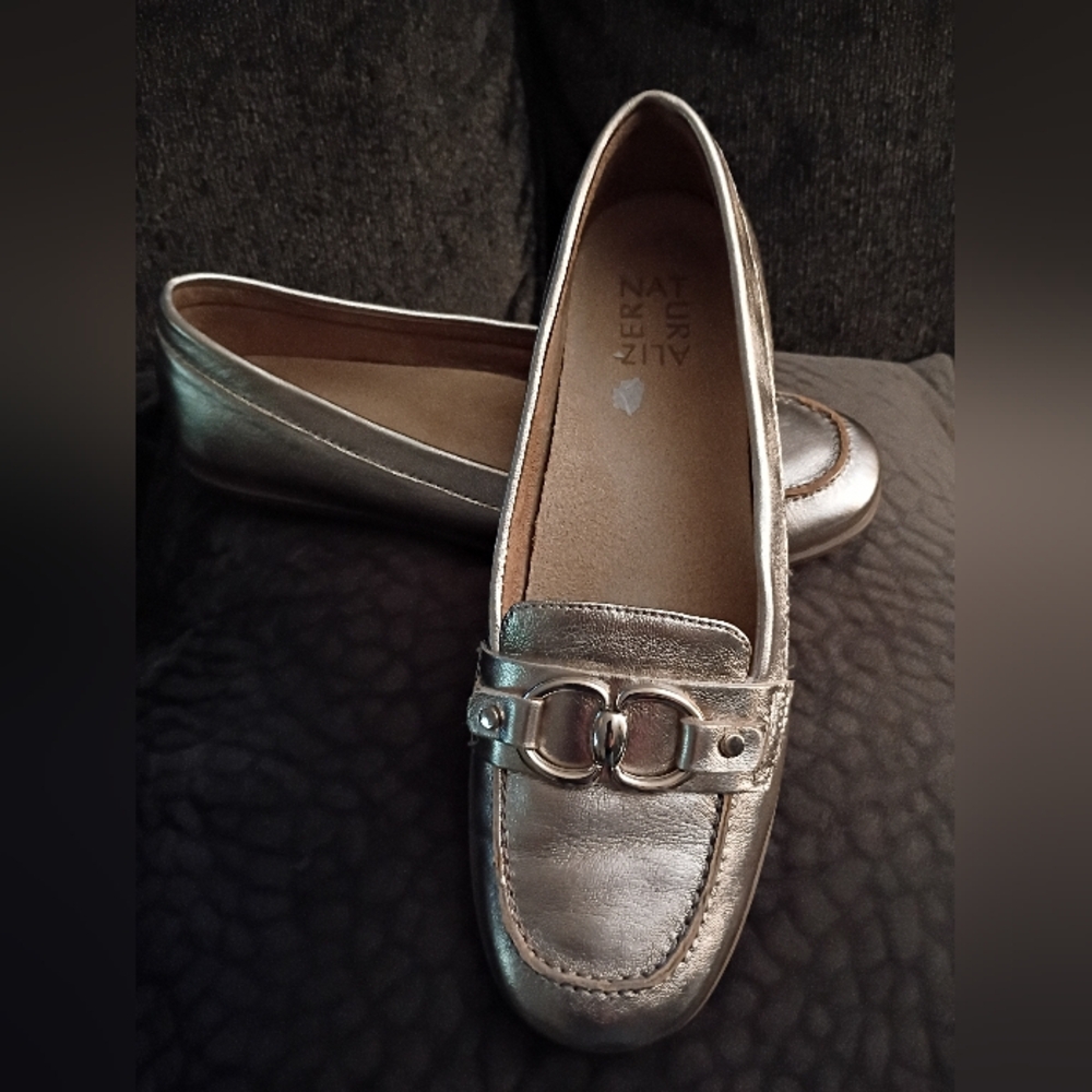 Naturalizer "Ainsley" Gold Leather Loafer New Size 8.5